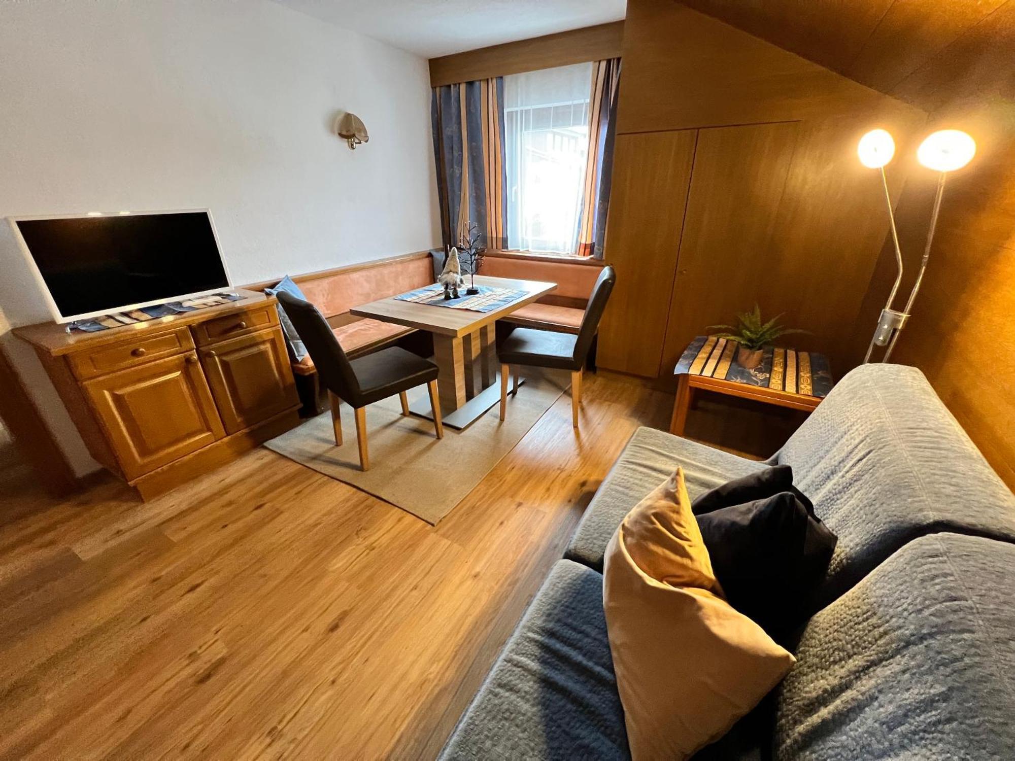 Haus Kneissl Apartment เซเฟลด์ อิน ทิโรล ภายนอก รูปภาพ