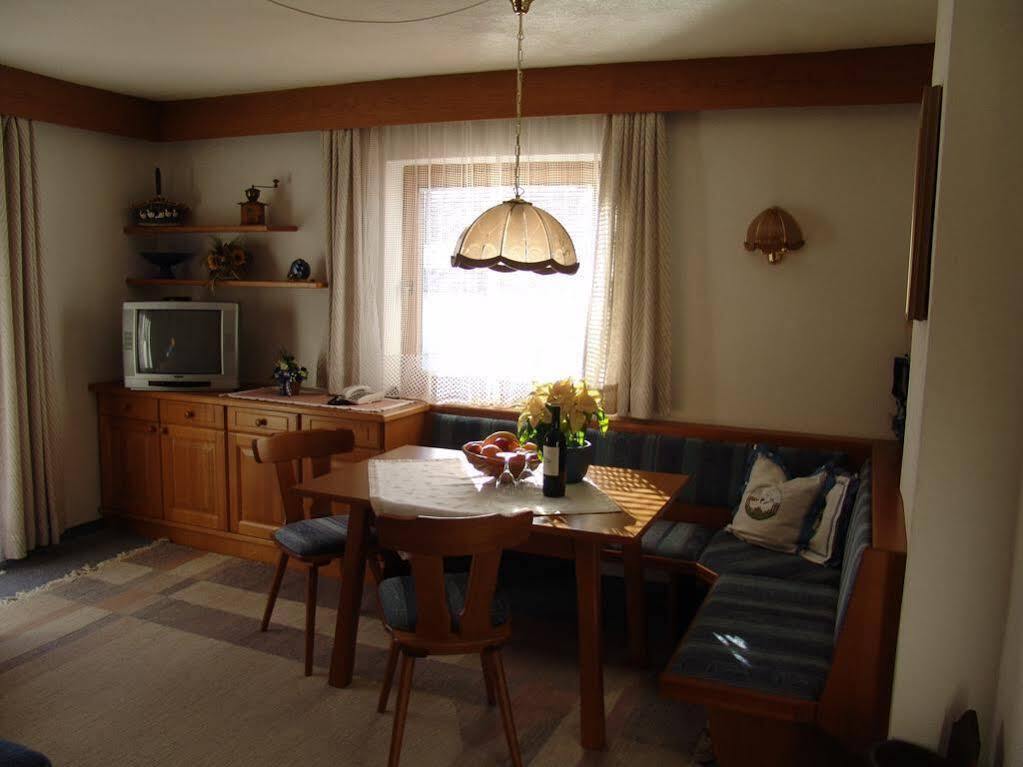 Haus Kneissl Apartment เซเฟลด์ อิน ทิโรล ภายนอก รูปภาพ